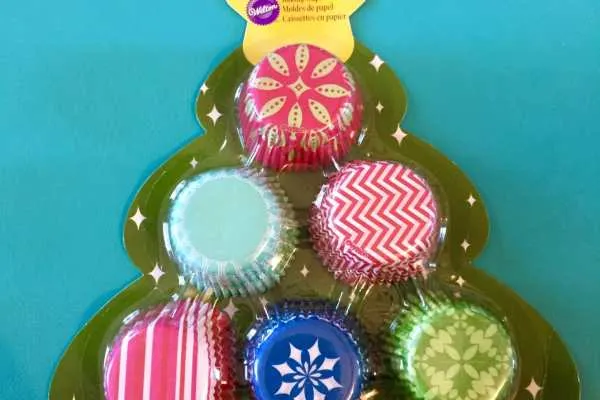 Holiday Baking Giveaway + Bonus Peanut Butter Cookie Recipe by