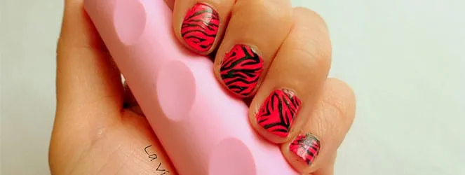 Nail Art Design: Pink Zebras