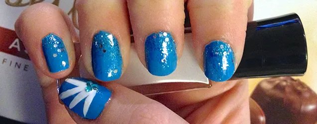 Nail Art: Feelin' Blue by