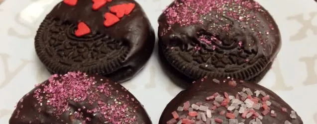 Chocolate Dipped Oreos