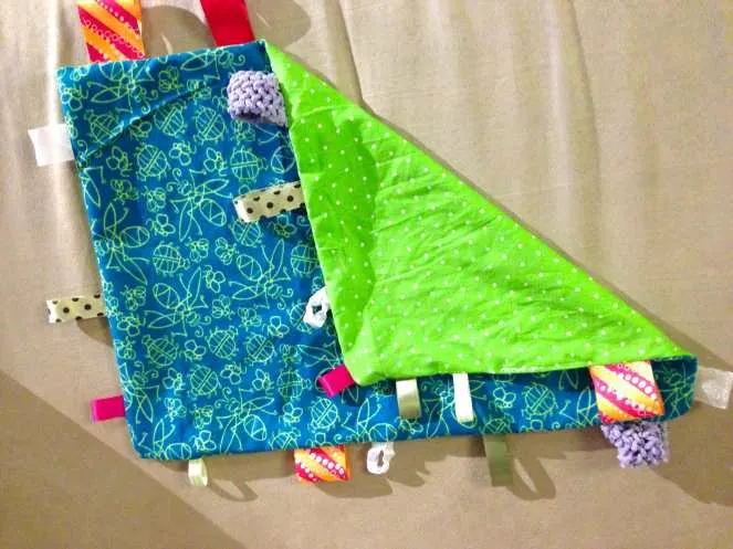 DIY Baby Play Mat with Tags Tutorial