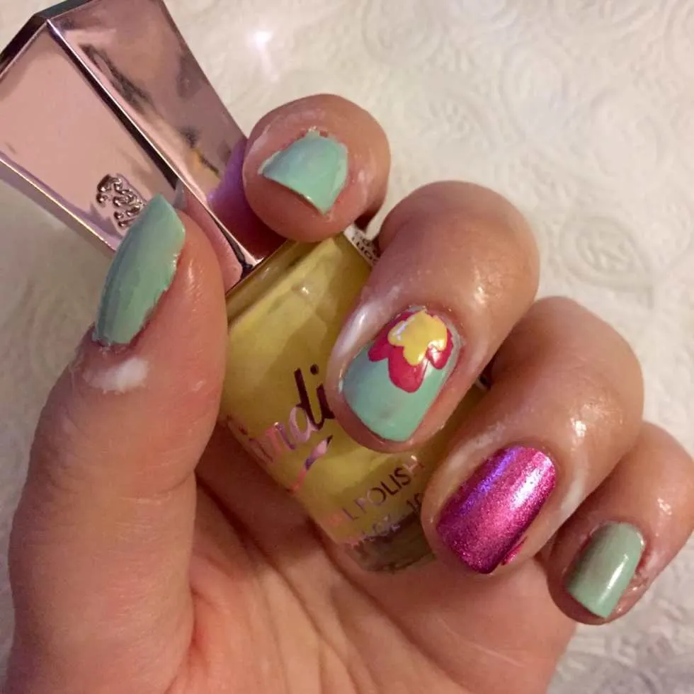 Mint & Pink Abstract Floral Nail Art Design by