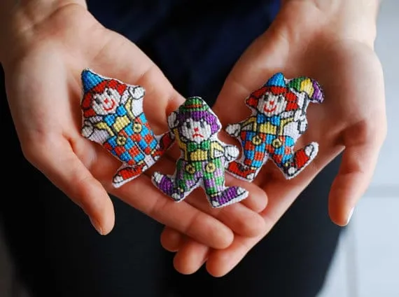 Cupcake Brooch Giveaway with Me and Mama Creations