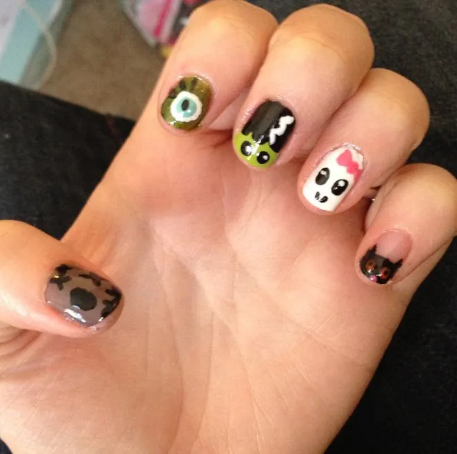 Nail Art Design: Halloween Nails by