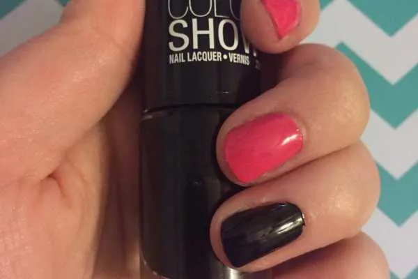 Quick & Easy Valentine's Day Nails