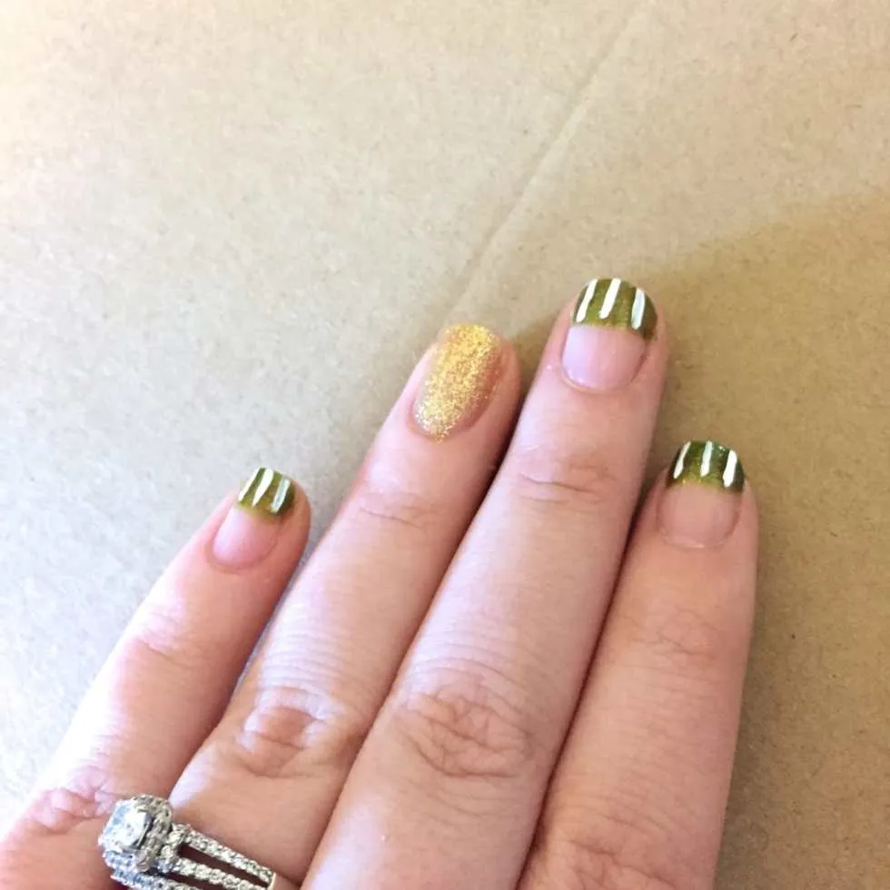 St. Patrick's Day Nail Art: Plaid & Shamrocks Design by