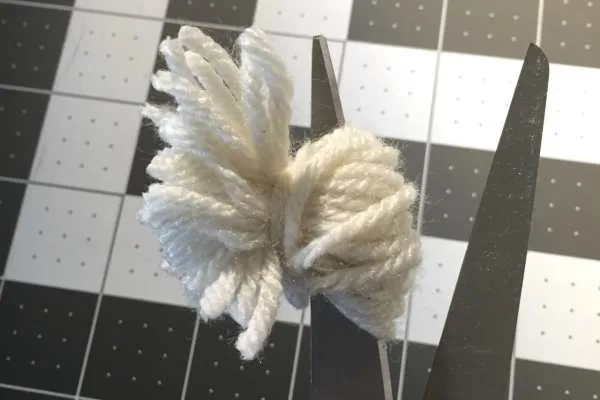 DIY Pom Pom Easter Bunny Tutorial by
