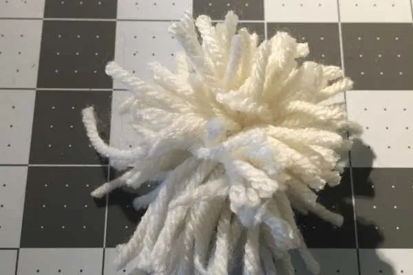 DIY Pom Pom Easter Bunny Tutorial by