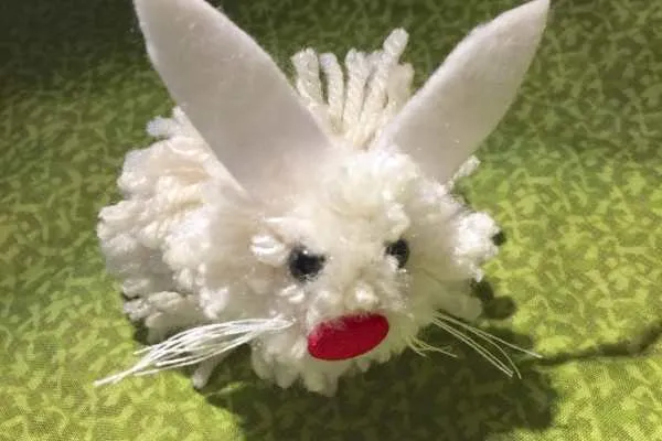 DIY Pom Pom Easter Bunny Tutorial by