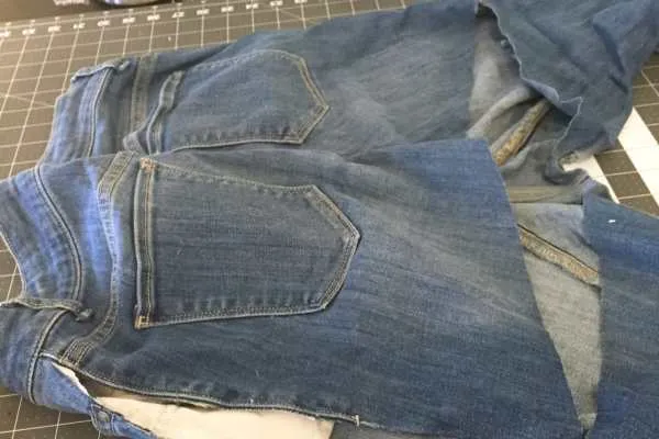5 Minute No Sew Apron From Jeans, Tutorial by