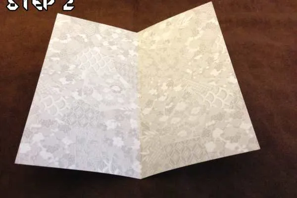 Origami with The Husband: Easy Jumping Frog Tutorial