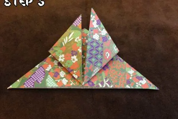 Origami with The Husband: Easy Jumping Frog Tutorial