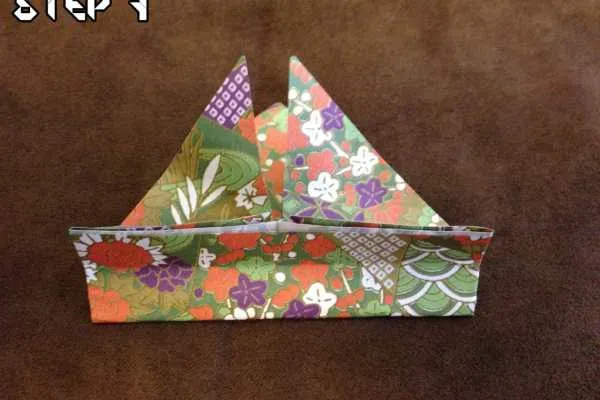 Origami with The Husband: Easy Jumping Frog Tutorial