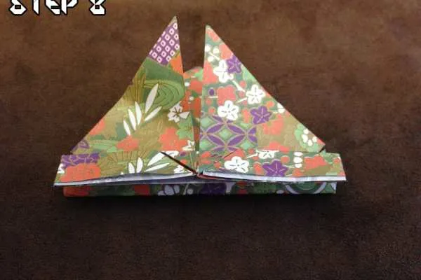 Origami with The Husband: Easy Jumping Frog Tutorial