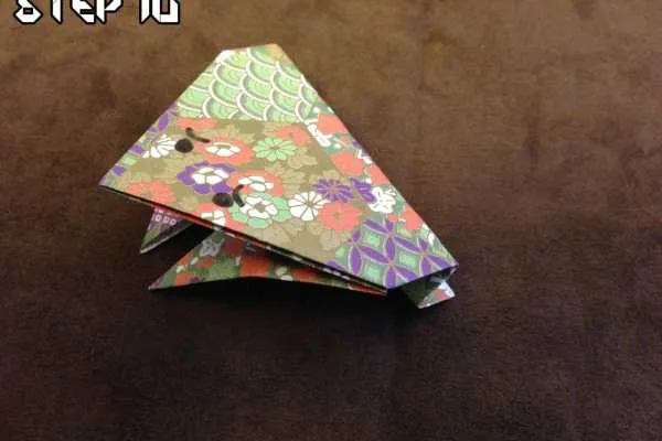Origami with The Husband: Easy Jumping Frog Tutorial