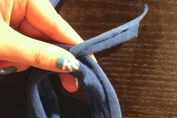 DIY Yarn Necklace Tutorial by