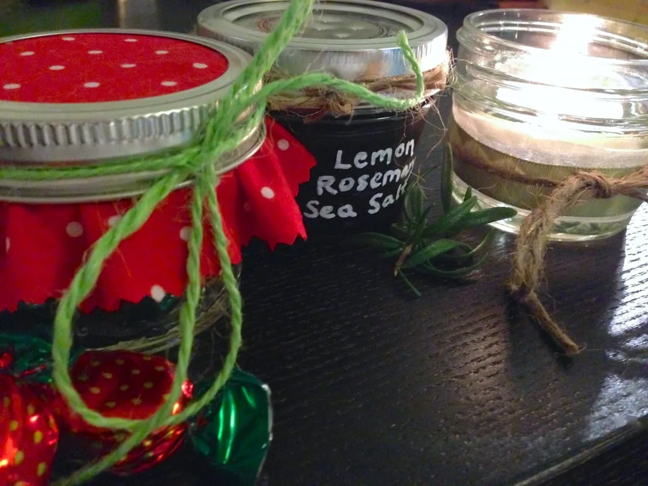 Wedding Mason Jars: 3 DIYs by