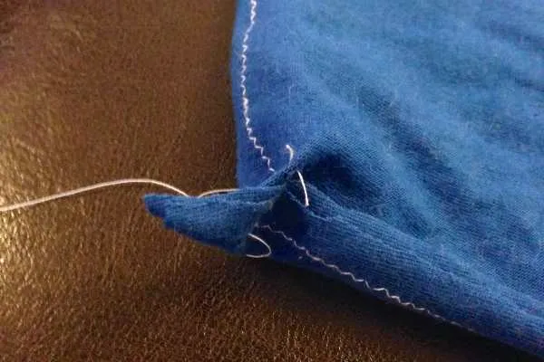 How To Turn Your T-Shirt In To A Pillow Tutorial