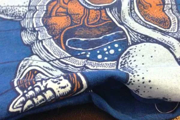 How To Turn Your T-Shirt In To A Pillow Tutorial