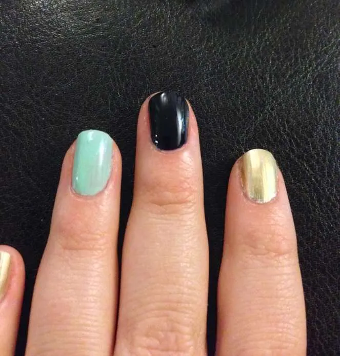 Nail Art Design: Navy, Mint & Gold bynavy-mint-gold-nails-slice