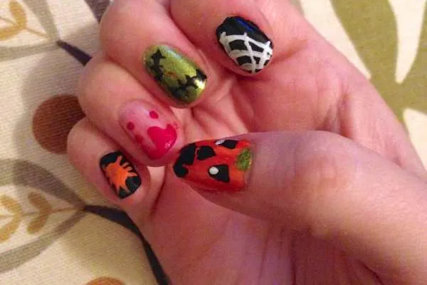 Nail Art Design: Halloween Nails by