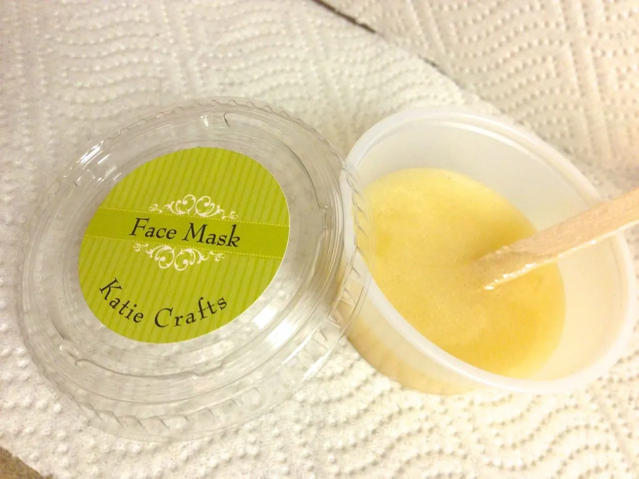 DIY Honey and Lemon Face Mask
