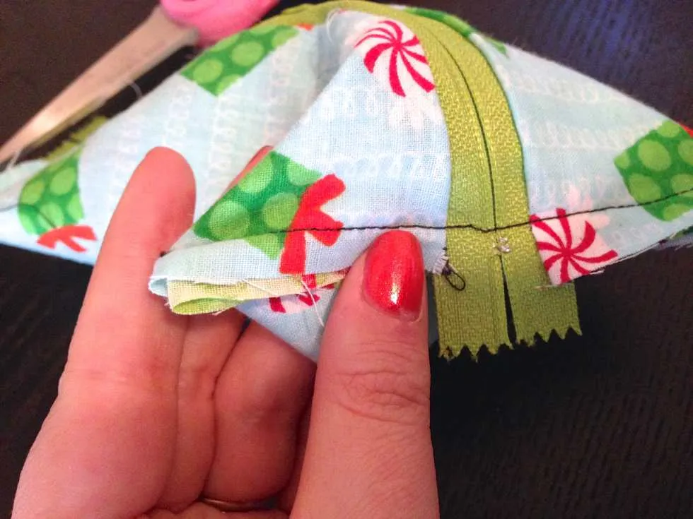 Third Day of Christmas: DIY Mini Makeup Bag Tutorial by