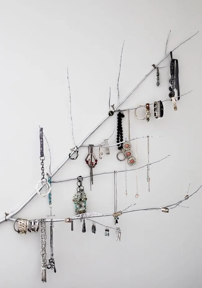 Top 10 Unusual Upcycled Jewelry Organizers