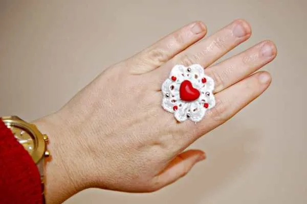 Valentine's Day Rosette Ring Tutorial by Me and Mama Creations