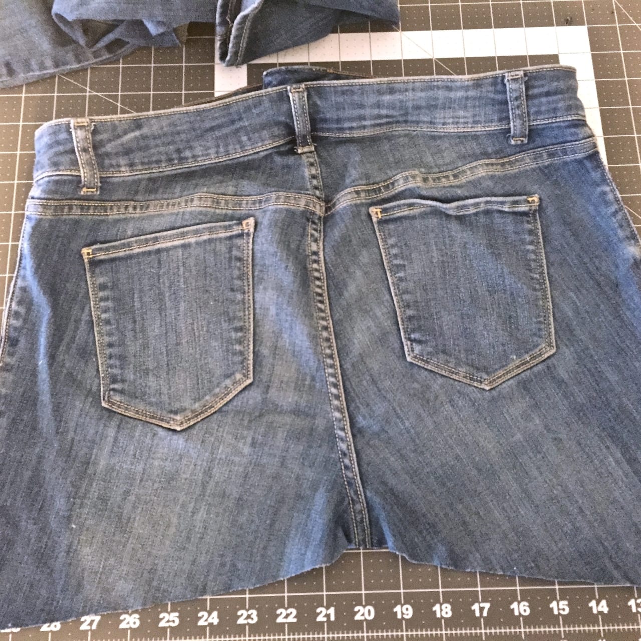 5 Minute No Sew Apron From Jeans Katie Crafts Crafting, Sewing