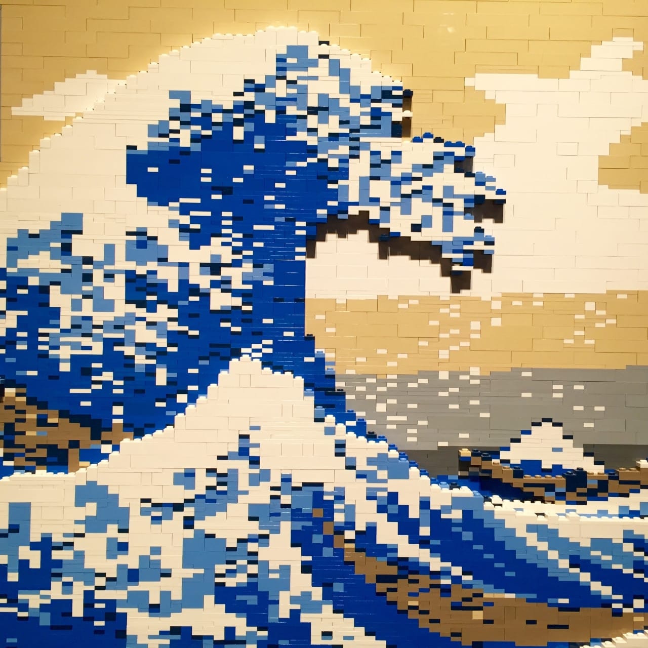 Wordless Wednesday: The Great Wave in Legos on Katie Crafts; https://www.katiecrafts.com